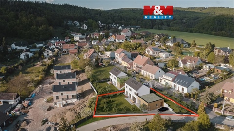 Prodej stavebního pozemku, 971 m² 0