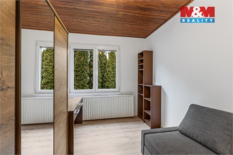 Prodej rodinného domu, 196 m² - 14