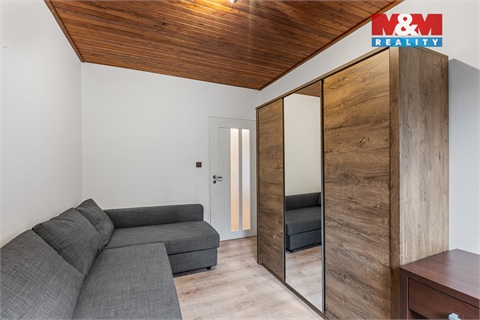 Prodej rodinného domu, 196 m² 14