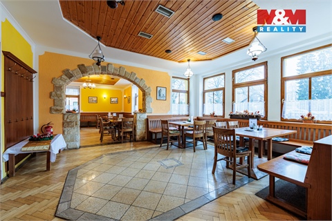 Prodej rodinného domu, 664 m² - 10