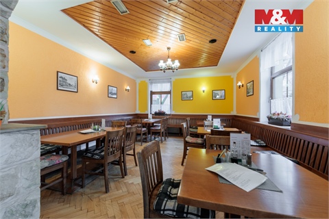 Prodej rodinného domu, 664 m² 10