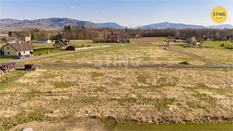 Prodej stavebního pozemku, 1 022 m² 0