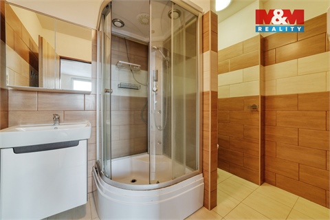 Pronájem bytu 1kk, 28 m² - 0