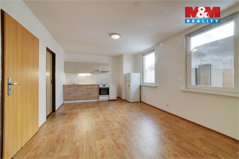 Pronájem bytu 1kk, 28 m² - 14