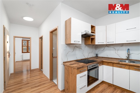 Pronájem bytu 1+1, 38 m² 2