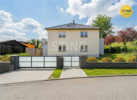 Prodej rodinného domu, 215 m² 0