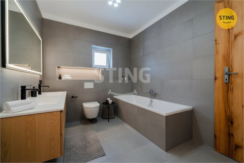 Prodej rodinného domu, 215 m² - 10