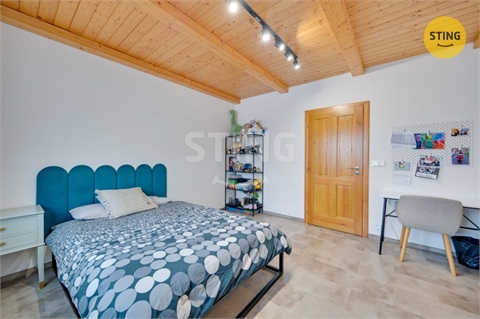 Prodej rodinného domu, 200 m² - 2