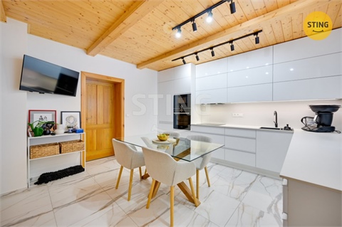 Prodej rodinného domu, 200 m² - 2