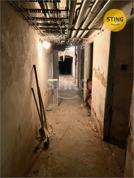 Prodej komerčního objektu, 2 050 m² 18