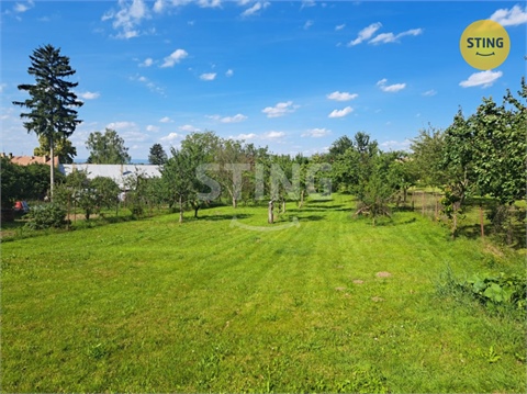 Prodej stavebního pozemku, 1 185 m² 0