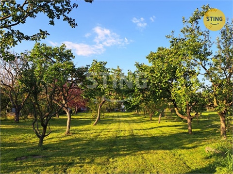 Prodej stavebního pozemku, 1 185 m² 2