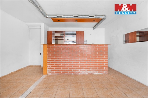 Prodej komerčního objektu, 300 m² 12