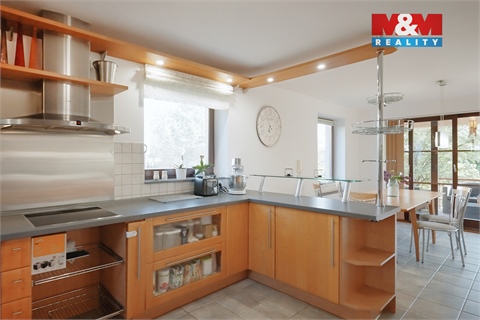 Prodej rodinného domu, 323 m² - 12