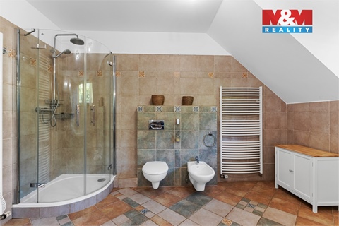 Prodej rodinného domu, 323 m² - 14