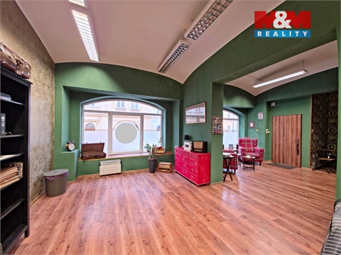 Pronájem obchodních prostor, 57 m² - 0