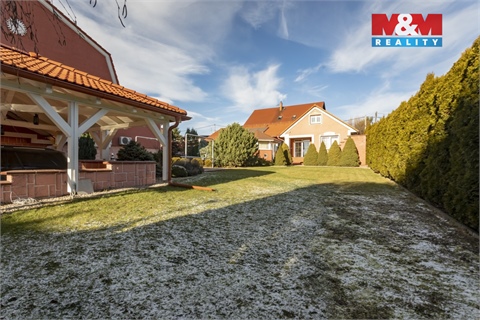 Prodej rodinného domu, 273 m² 14