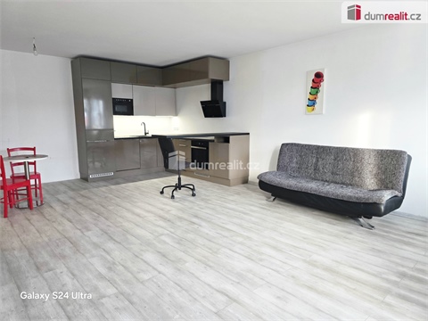 Prodej bytu 3kk, 83 m² 2