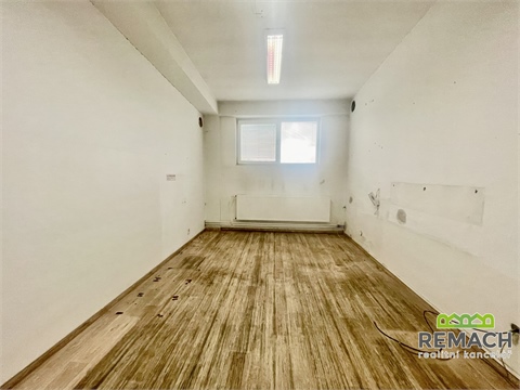 Pronájem skladu / haly, 950 m² 8