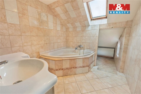 Prodej rodinného domu, 185 m² - 4