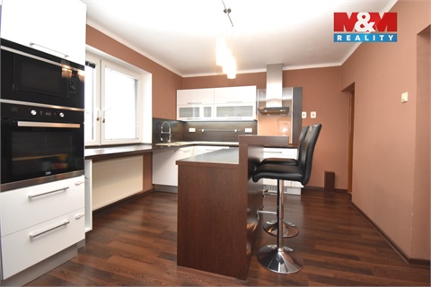 Prodej rodinného domu, 200 m² 2