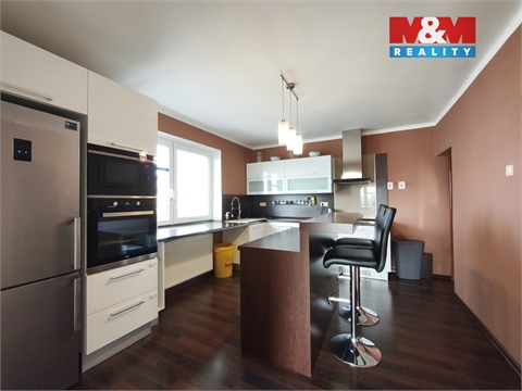 Prodej rodinného domu, 200 m² 10