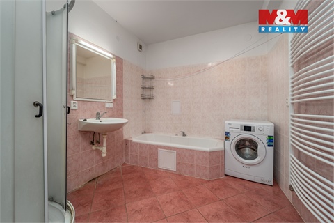 Prodej rodinného domu, 600 m² 16