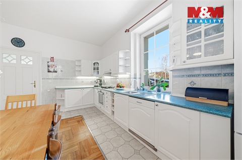 Prodej rodinného domu, 182 m² 10