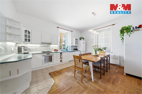 Prodej rodinného domu, 182 m² 2