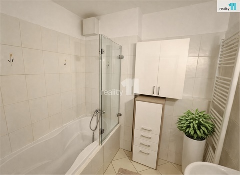 Pronájem bytu 2kk, 72 m² 2