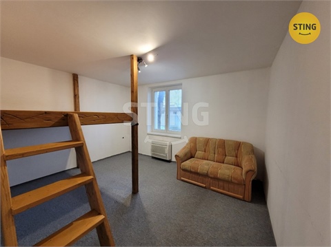 Pronájem bytu 1+1, 32 m² 2