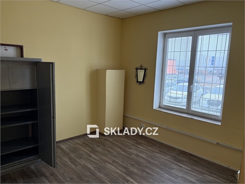 Pronájem skladu / haly, 1 200 m² - 6