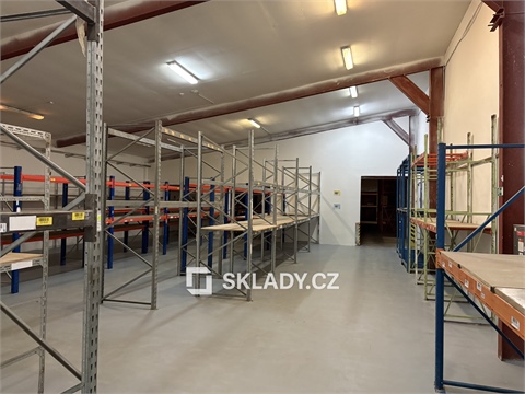 Pronájem skladu / haly, 1 200 m² 2