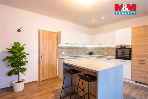 Prodej rodinného domu, 218 m² - 14