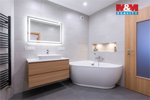 Prodej rodinného domu, 218 m² 12