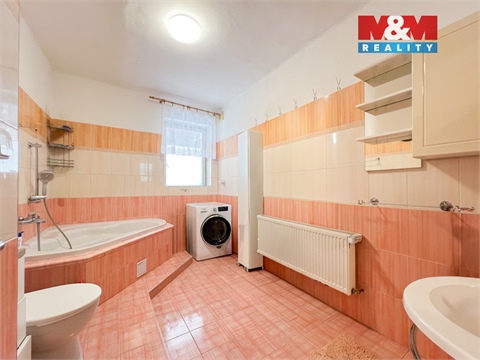 Prodej rodinného domu, 270 m² - 2