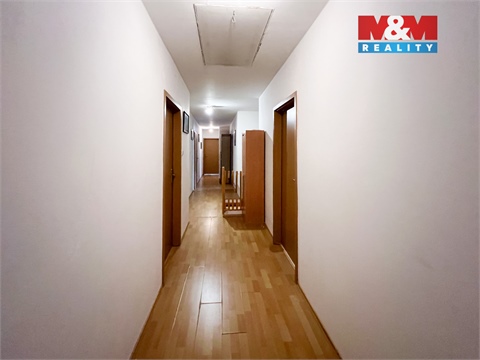 Prodej rodinného domu, 270 m² - 12