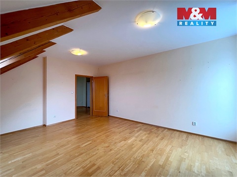 Prodej rodinného domu, 241 m² - 10