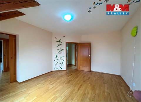 Prodej rodinného domu, 241 m² 14