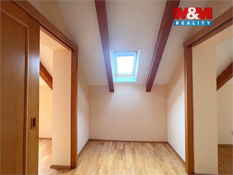 Prodej rodinného domu, 241 m² - 8