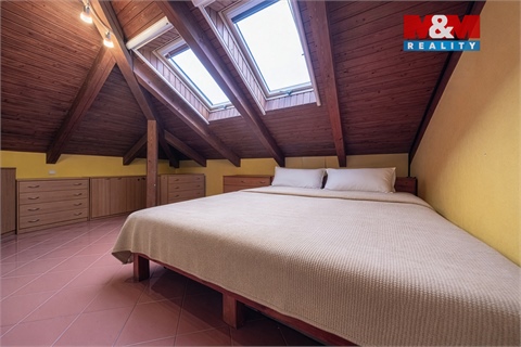 Prodej rodinného domu, 350 m² - 4