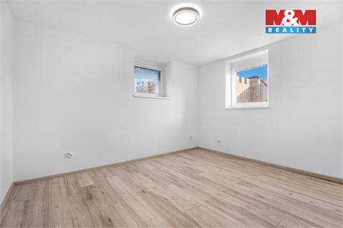 Pronájem bytu 4kk, 90 m² - 10