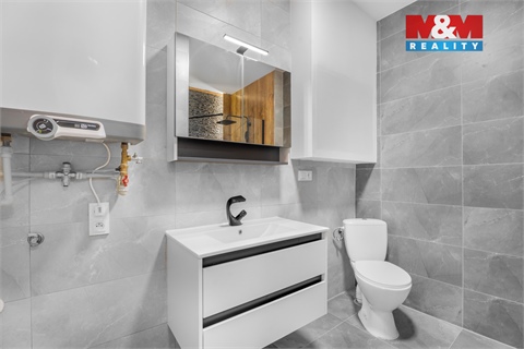 Pronájem bytu 4kk, 90 m² 12