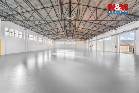Pronájem skladu / haly, 675 m² 2