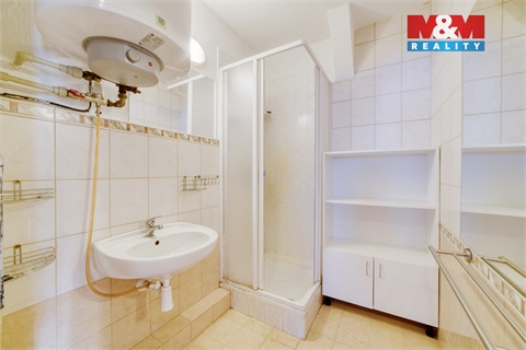 Prodej výrobního objektu, 1 870 m² 8