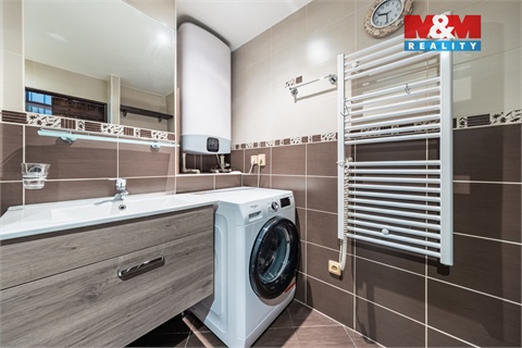 Prodej rodinného domu, 203 m² 16