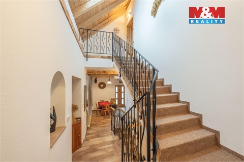 Prodej rodinného domu, 217 m² - 2