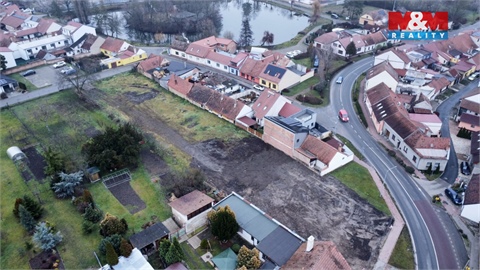 Prodej stavebního pozemku, 2 476 m² 2