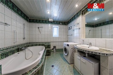 Prodej rodinného domu, 409 m² 14