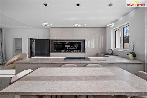 Prodej rodinného domu, 166 m² 0